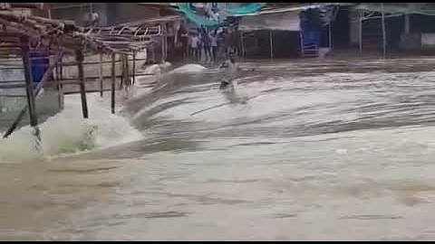 रजरप्पा (रामगढ़) में आज की घटना,युवक को बहा के गई नदी #rajrappa #rajrappa_mandir #झारखंड