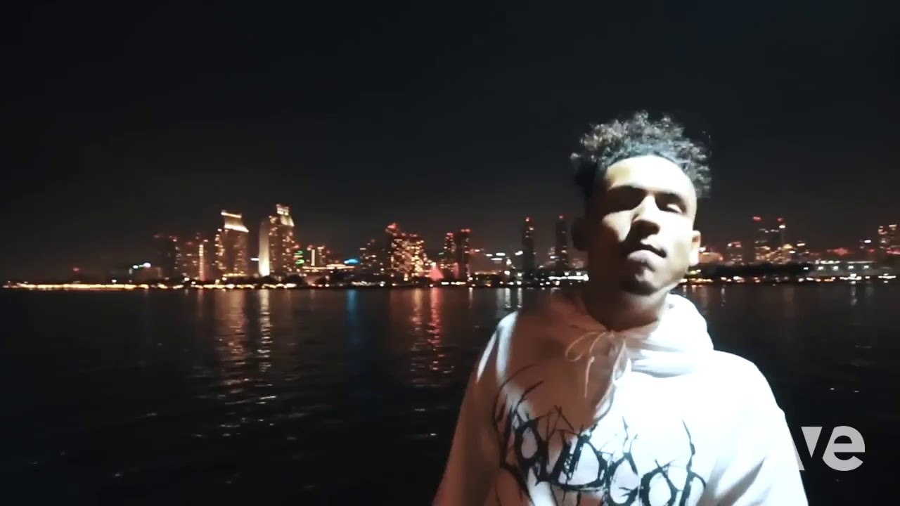 I @Kloudgod - Joey Trap Miss Puff Dir & Lil Pump ft. Carnage | RaveDJ