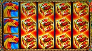 Aristocrat's Sky Rider 'Silver Treasure' slot machine - choosing Stacked Wild bonus
