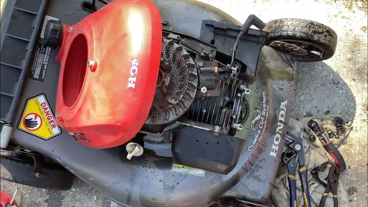 4 Junk Lawn Mowers for 40...Honda HRR216 with Stuck Intake Valve