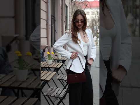 Сумка женская Tina Shoulder Bag In Shiny Calfskin Burgundy Gold, видео 1