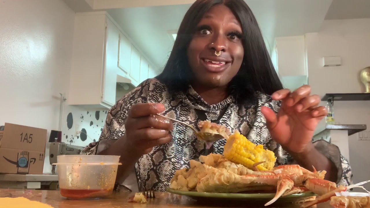 Crab Legs with BLoves sauce and Left-over loaded mash potatoes MUKBANG!