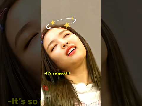 Lisa Massaging Jennie Foot Blackpink Jennie Lisamanoban Jenlisa Fypviralシ