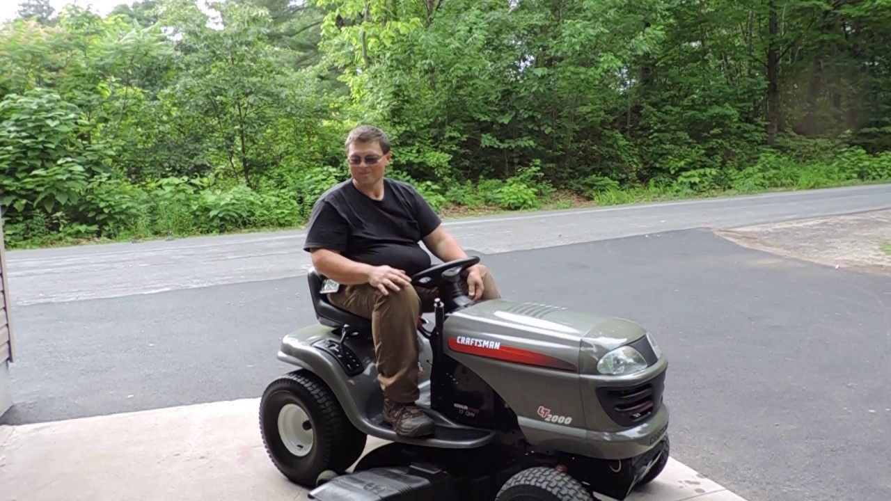After engine repair used the Craftsman LT2000 as leaf blower. YouTube
