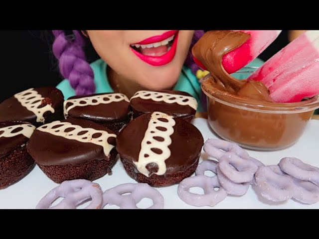 ASMR NUTELLA DIPPED STRAWBERRY CHEESECAKE ICE CREAM, CHOCOLATE CUPCAKE CURIE.ASMR