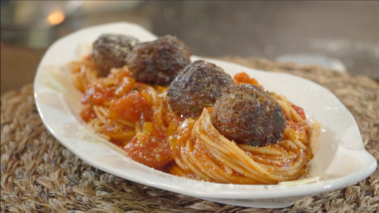 parmesan soslu kofteli makarna yakisikli yemekler youtube yemek makarna yemek tarifleri
