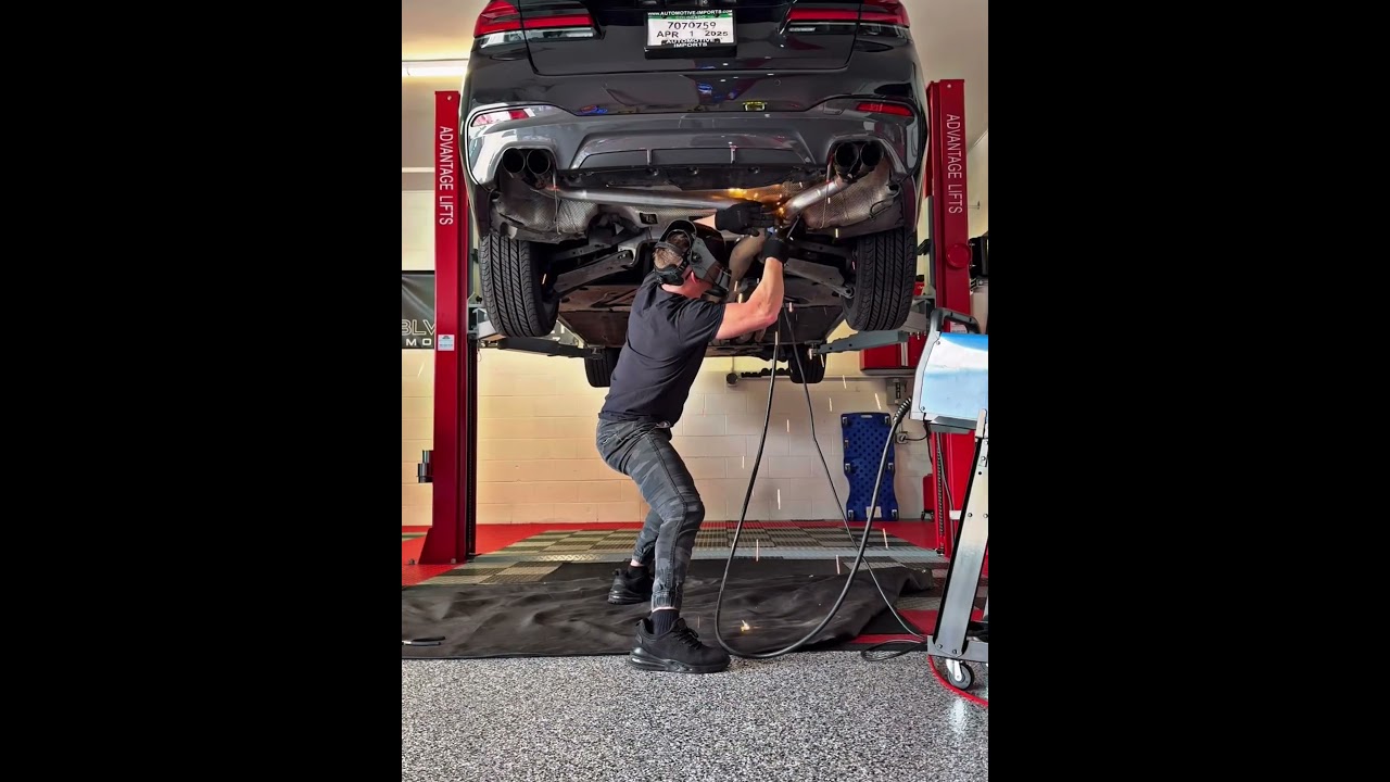 G30 BMW 530i Custom Axle Back Muffler Delete & Revs!