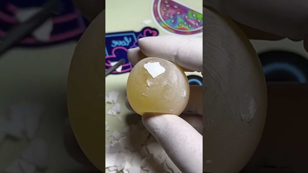 Can You Peel a RAW Egg Without It Sticking to Your Hands