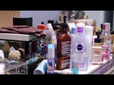   طاوله تسريحه العطور