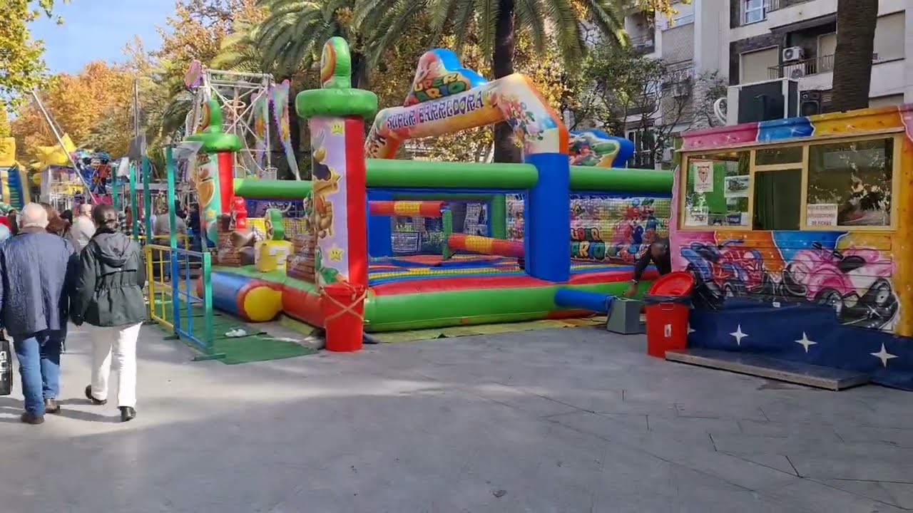 #LINARES ( Jaén ) 𝐏𝐚𝐬𝐞𝐨 𝐝𝐞 𝐋𝐢𝐧𝐚𝐫𝐞𝐣𝐨𝐬 𝐨𝐭𝐫𝐚 𝐟𝐞𝐫𝐢𝐚