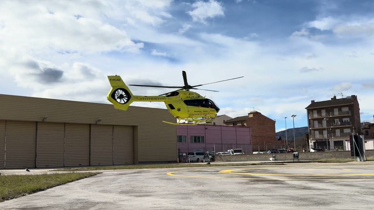 HEMS Arrival: Airbus H145 (F-HCAO) Landing at Tremp Emergency Base after Mission.