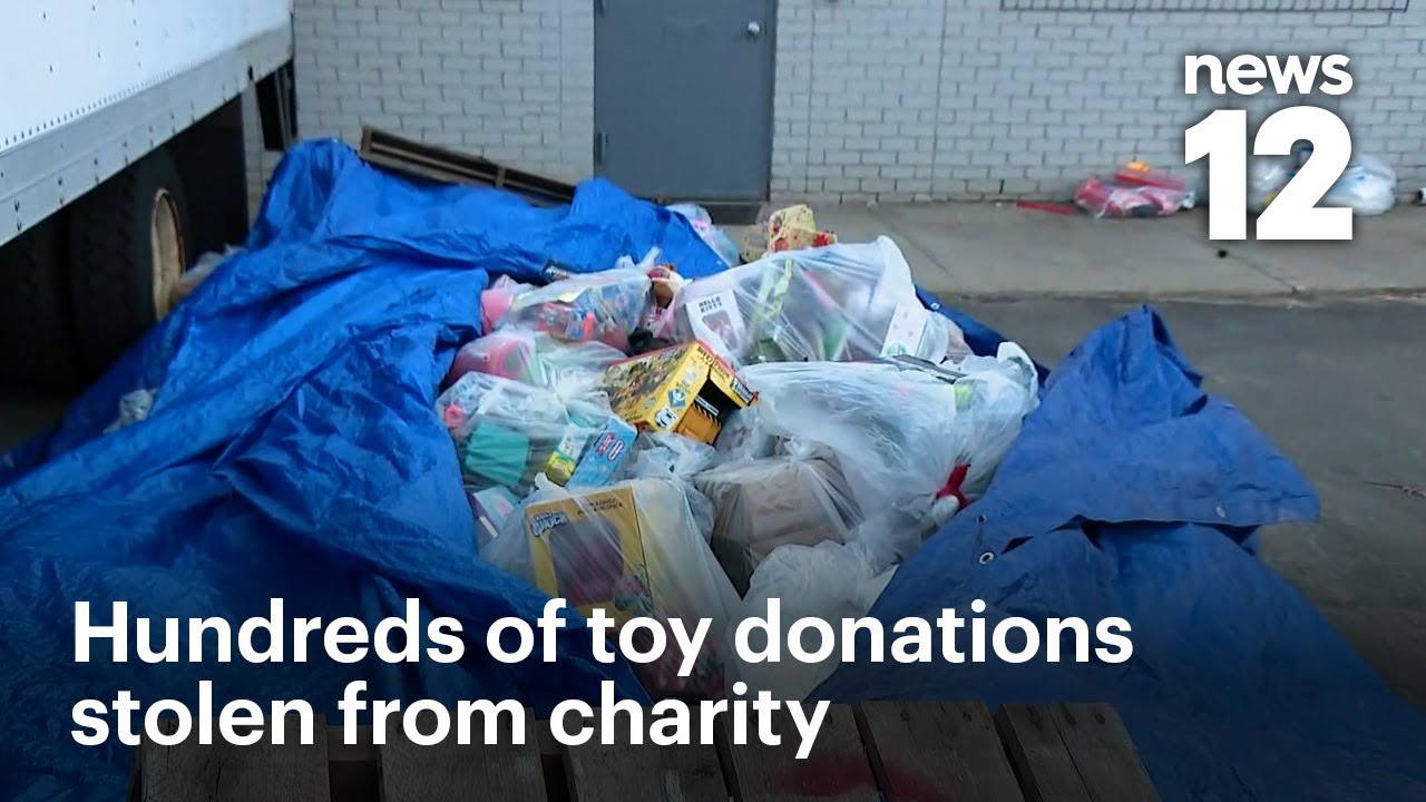 Сотни рождественских игрушек украдены со склада в Нью-Йорке | News 12