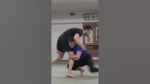 Use wrestling for street fight and bully’s #mma #takedownmoves #antrenman #takedown #wrestling