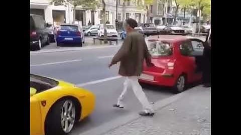 Vagabundo impacta con Lamborghini