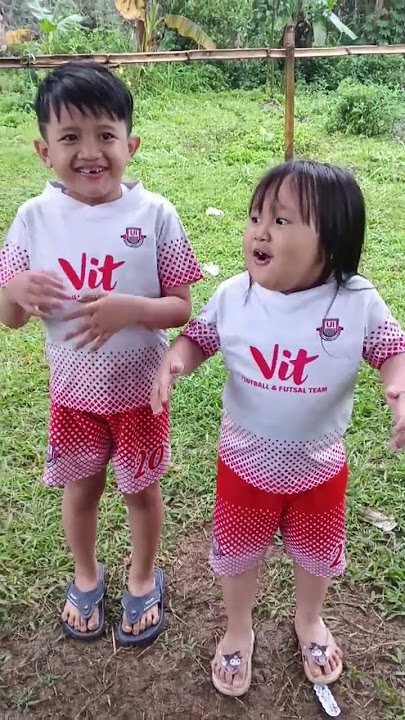 Let's share it on holiday first, let's dance first guys 😁 #youtubeshorts #shorts #shortsfeed #sho...