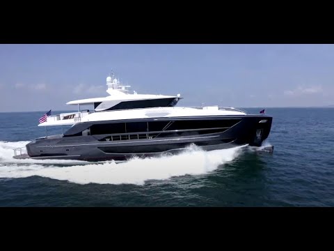 Horizon Yachts FD102 'Untethered' Sea Trials