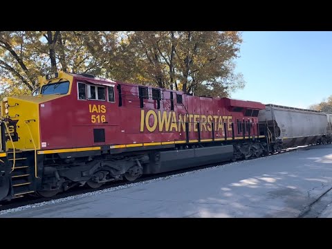 Awesome variety of trains in Chillicothe Illinois.Sit back relax for the next 31 minutes and enjoy🚂