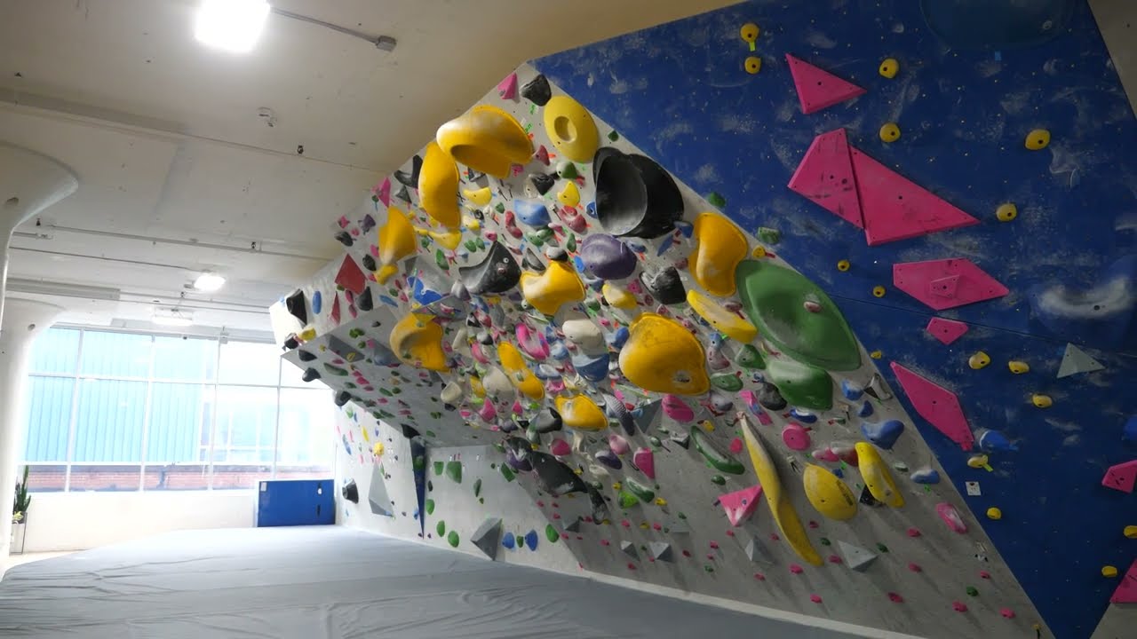 Indoor Boudlering, Ninja Warrior, & Fitness | Reach Climbing & Fitness
