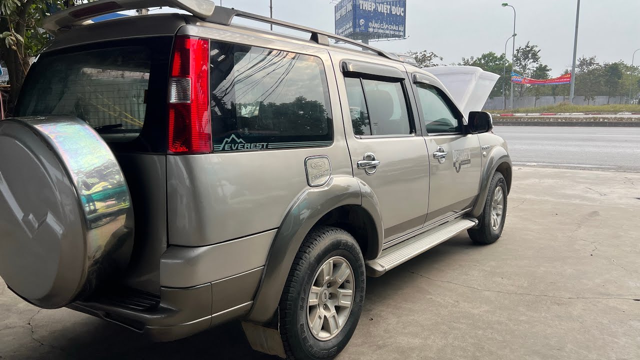✅ Mới về frord Everest 2009 máy dầu số sàn giá hợp lí 158 tr Lh 0985/723/326🚘