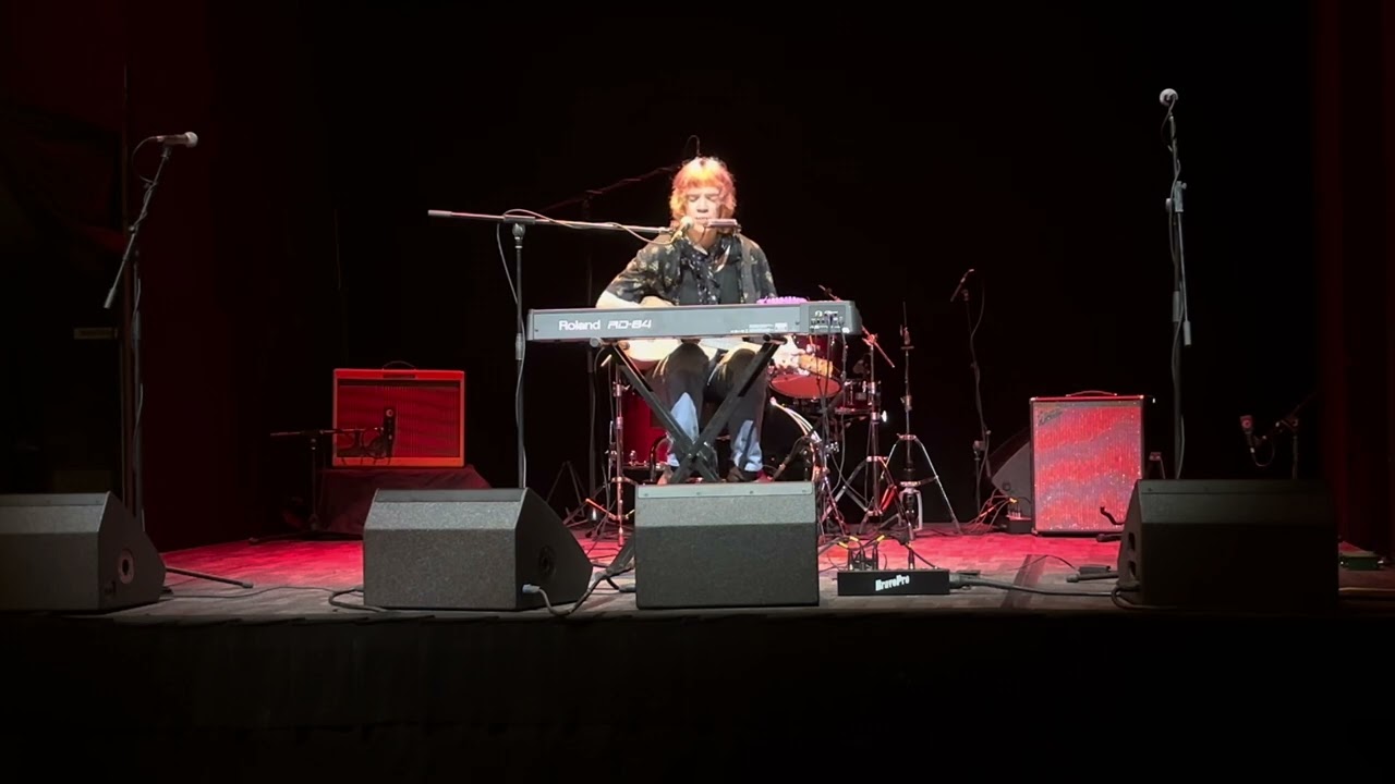 Sapphic Ocean performing live at Kindred. You will be OK. ￼