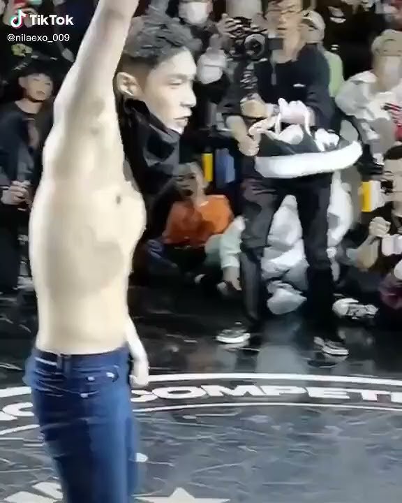 tiktok lay abs 😂