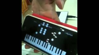 Learn to play piano with iRig Keys + iPhone / iPad screenshot 1