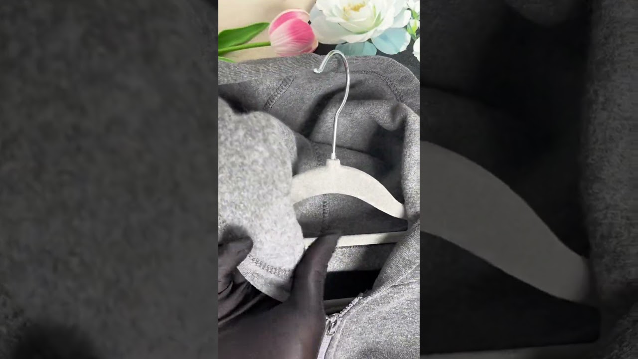 Stay warm this winter with our cozy fleece-lined set! 