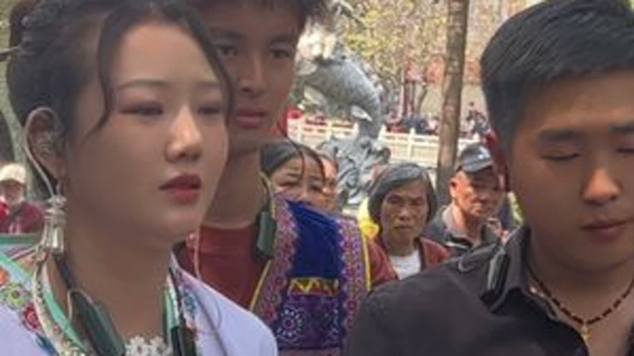 善喜款款鱼峰山山歌对唱#内容启发搜索 #真人真唱 #原创视频 #山歌热门推送 #鱼峰山公园山歌对唱