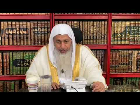 هل تصح الصلاة في بنطال فيه ثقب صغير فوق الركبة للرجال الشيخ مصطفى العدوي