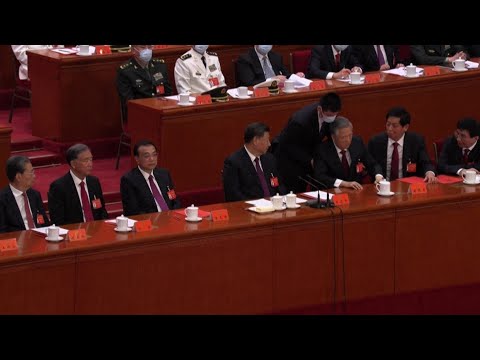 Chine: l'ex-président Hu Jintao escorté vers la sortie lors du congrès du parti communiste chinois