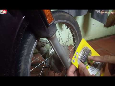 Video: Làm thế nào để bạn kiểm tra áp suất lốp bằng tay?