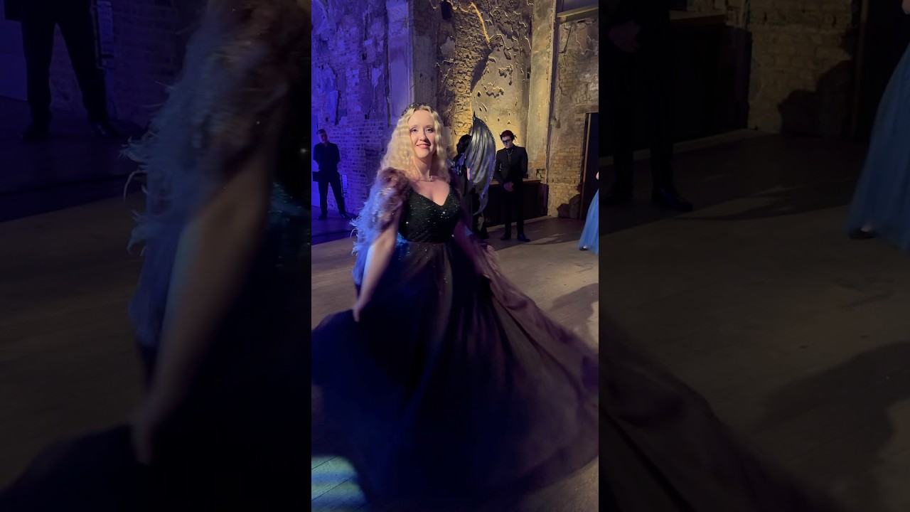 Twirling the night away with the fae 🧚🏻 