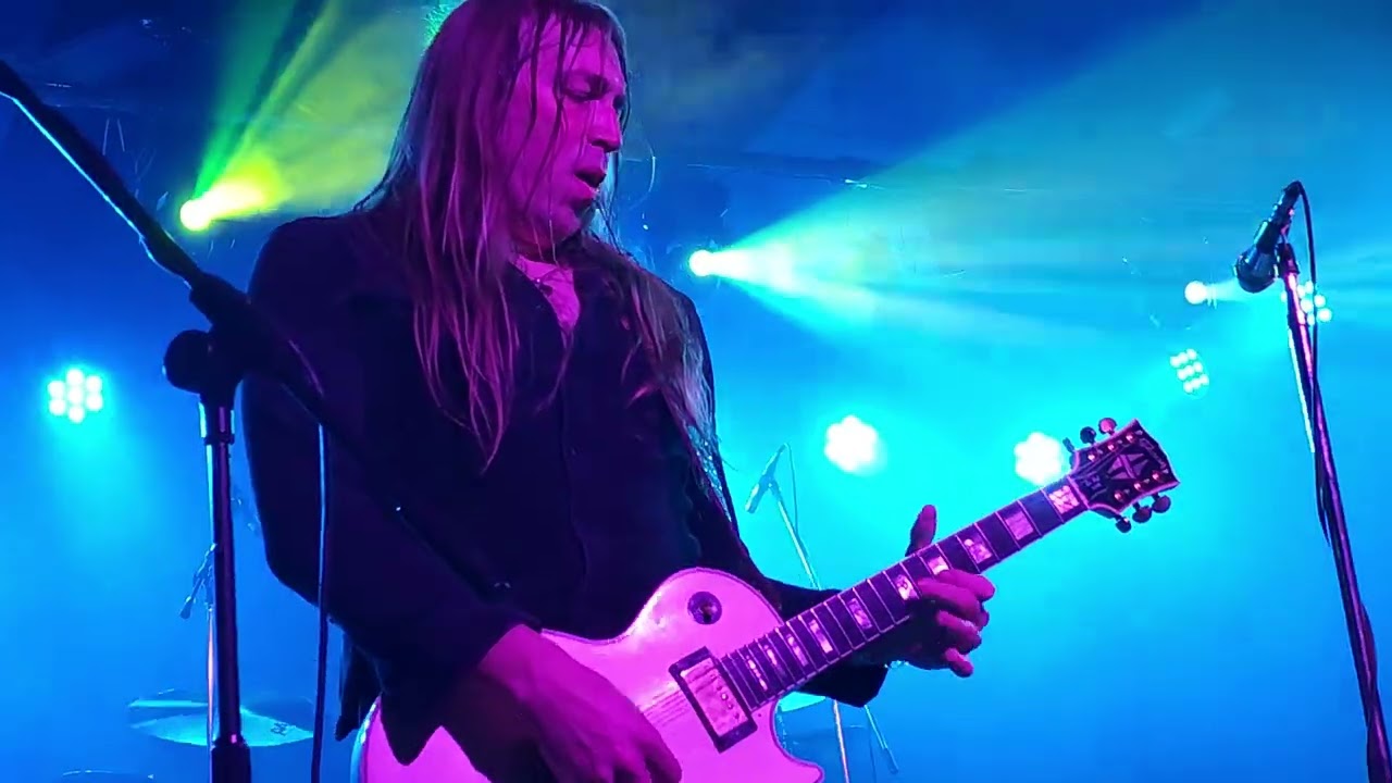 Смотреть «WAYWARD SONS 😎🤘 - "SOMETHING WRONG" - FULL 4K FRONT ROW VIEW - THE TIVOLI 18th April 2025» на YouTube Смотреть «WAYWARD SONS 😎🤘 - "SOMETHING WRONG" - FULL 4K FRONT ROW VIEW - THE TIVOLI 18th April 2025» на YouTube