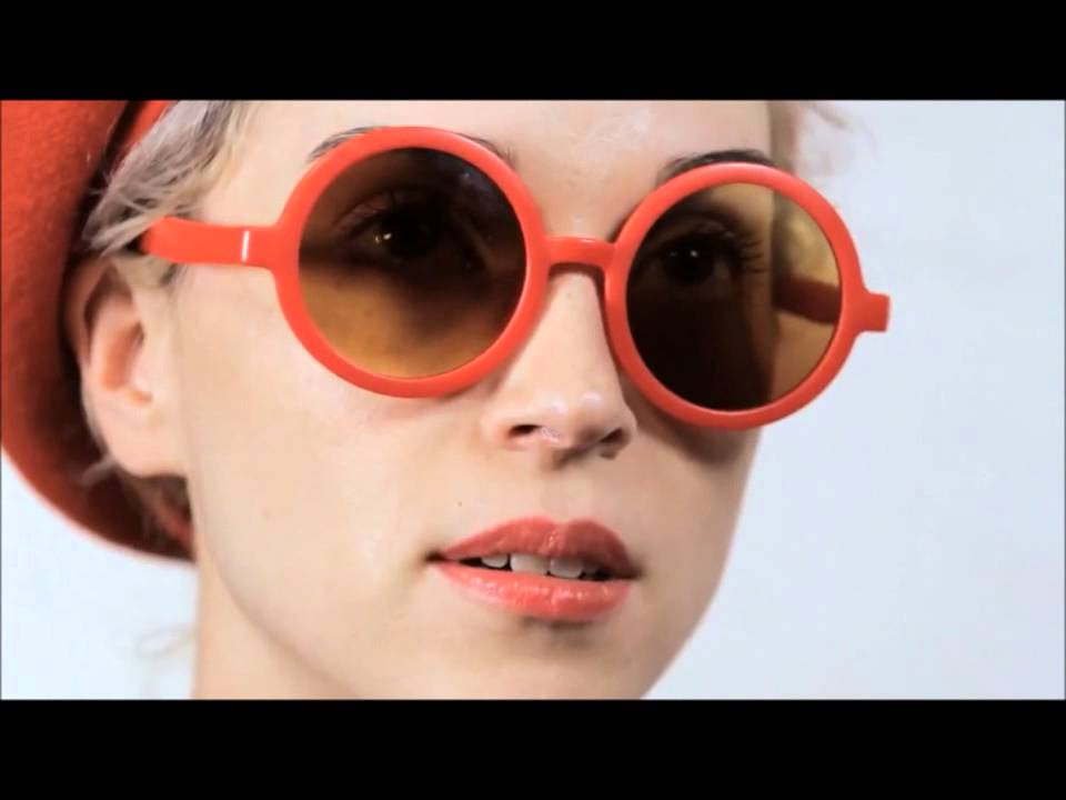 St Vincent on Rattlesnake YouTube