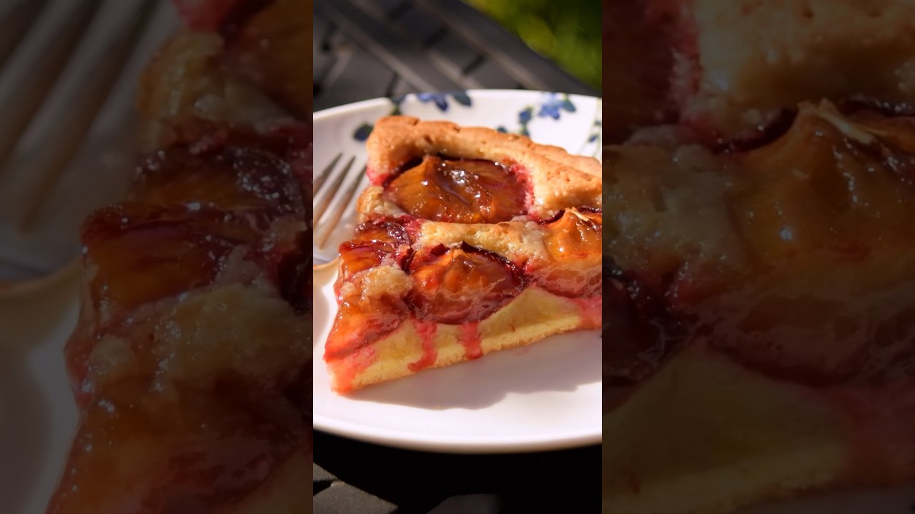 Тарт со сливами и миндальным кремом