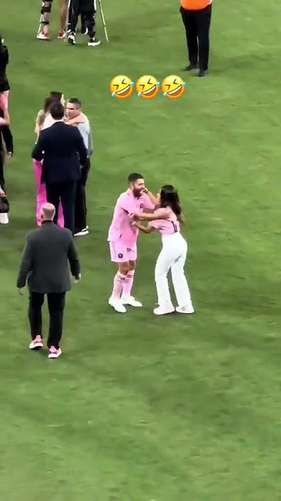 'ANTONELA CONFUNDE a JORDI ALBA con MESSI y casi le DA UN BESO EN LA BOCA' | VIRAL | Diario AS