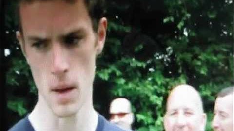 Andy Murray in the queue