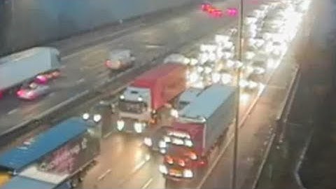 M25 Crash Chaos: 90-Minute Delays Hit Morning Rush!