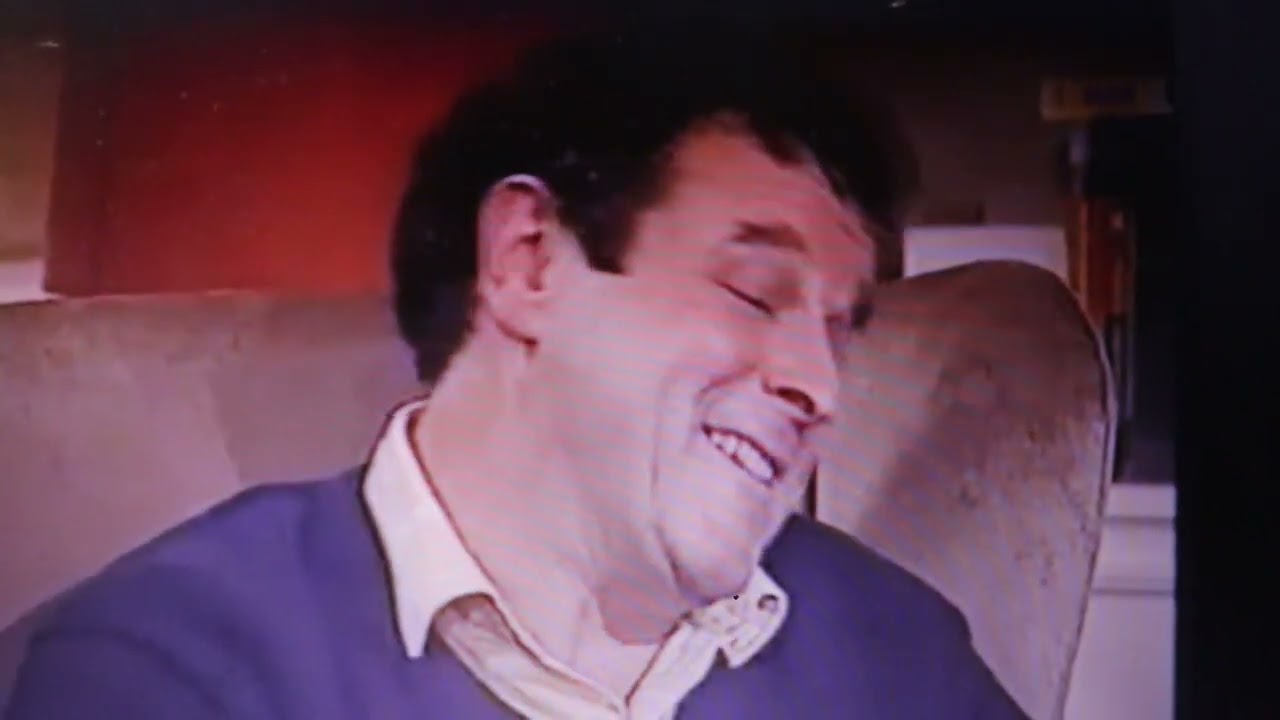 THE AULD FOLK ON THE WAA      CHARLIE ALLAN