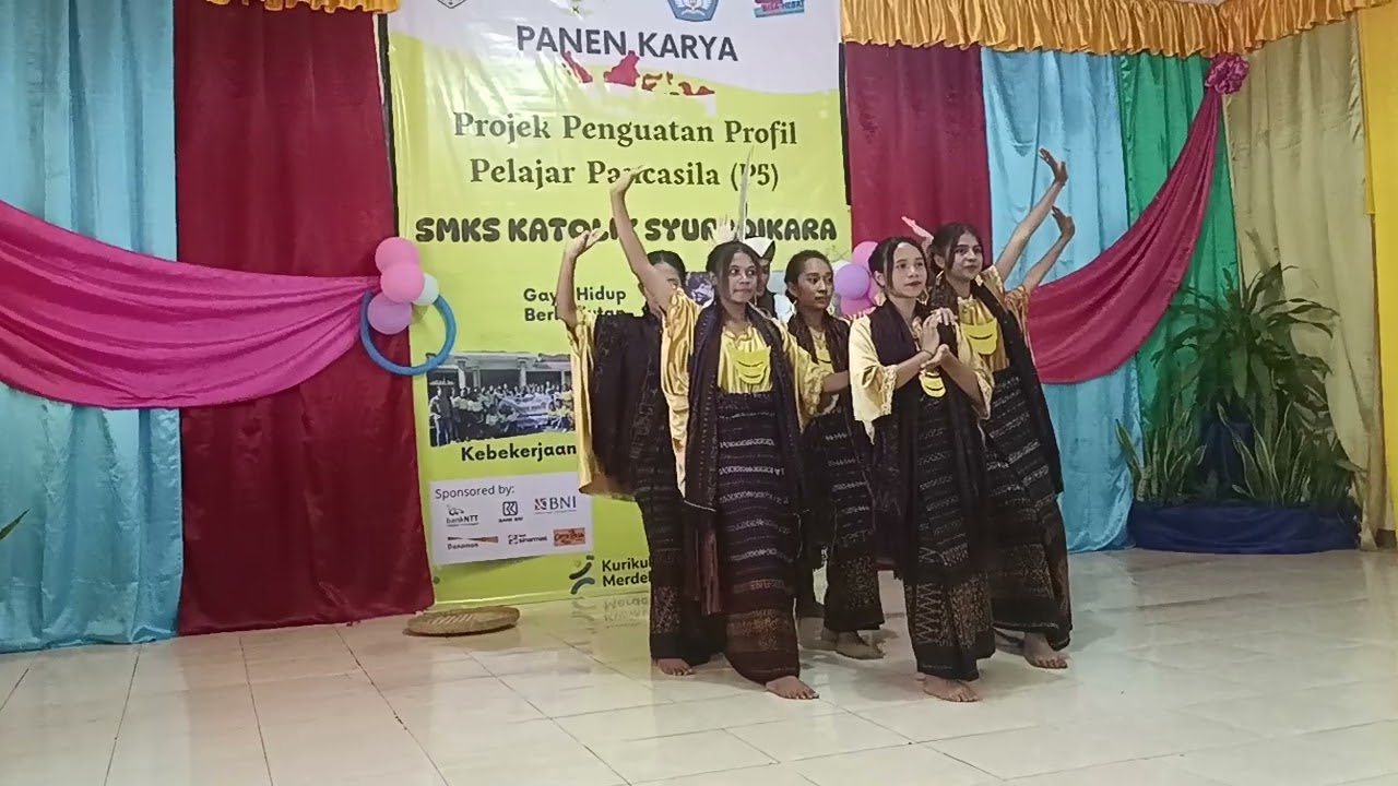 Panen Karya P5 - Tarian Kreasi - Etnis Ende Lio - Siswa - Siswi SMK SWASTA KATOLIK SYURADIKARA ENDE