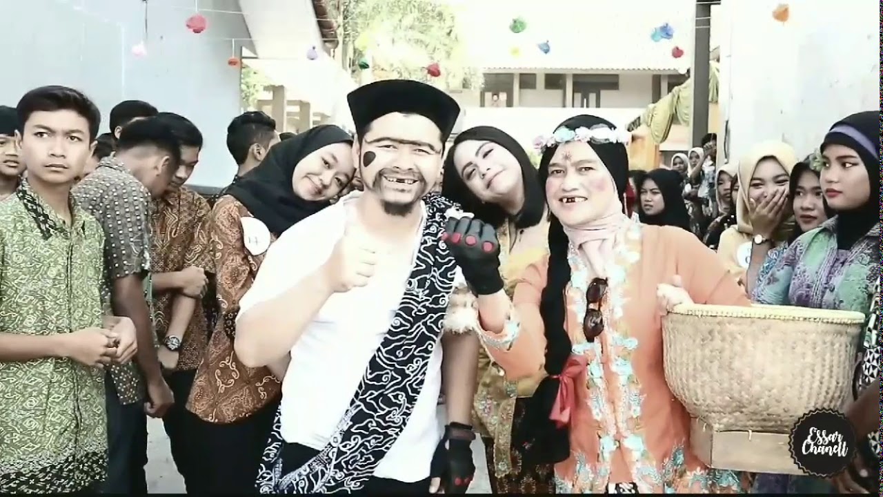 Peringatan Hari Sumpah Pemuda - GEBYAR ESSAR - Fashion Show 2019 (SMPN