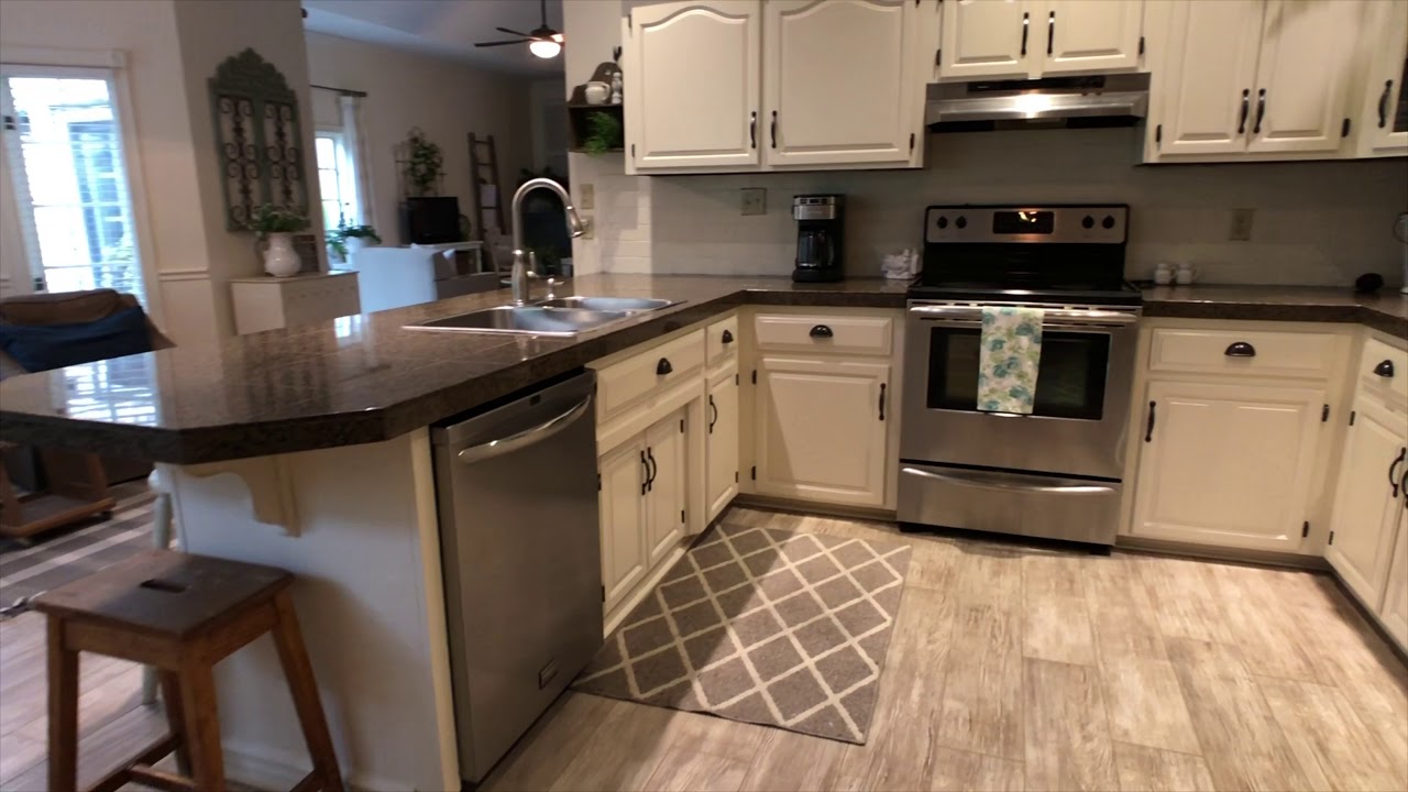 Virtual Tour of Mannington Laminate installed by Mouery's Flooring in