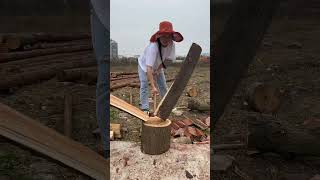 Axe with good steel temper is strong and durable #choppingwood #axe #blacksmith #farm tool#wood