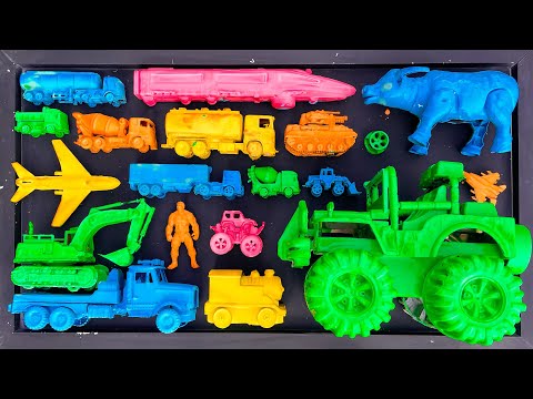 Membersihkan mobil mobilan, excavator, tank baja, truk molen, mobil balap, pesawat, mobil molen