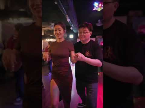 서울 압구정 어느 빠에서 제주녀님과...세계적인 인기를 얻고 있는 키좀바의 매력속에 빠져드세요. #키좀바 #댄스 #dancer #kizomba