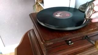 Yale Blues 1930. 78 Tours Phonographe Polyphon
