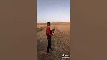 تەقە کردن زراری هەرچندە بە فشەش ئەی هاوێشت 