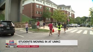 Students returning to campus at UMKC