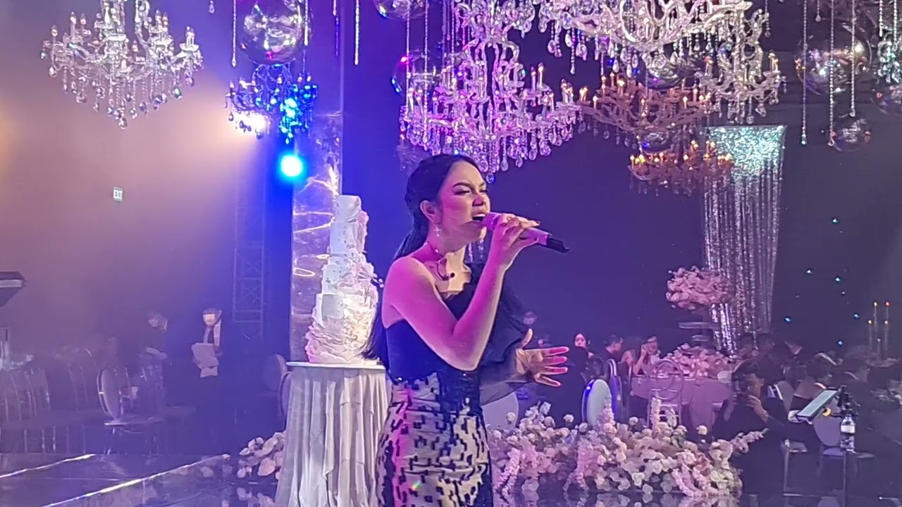 Lyodra keren banget nyanyi ini 💖💖. 