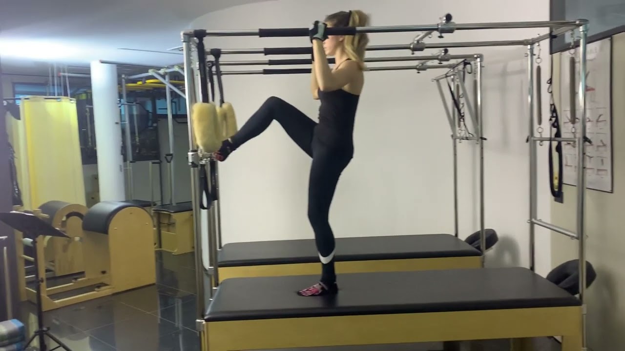 Pilates (the original). Attrezzo: Cadillac. Esercizio: Walkover I